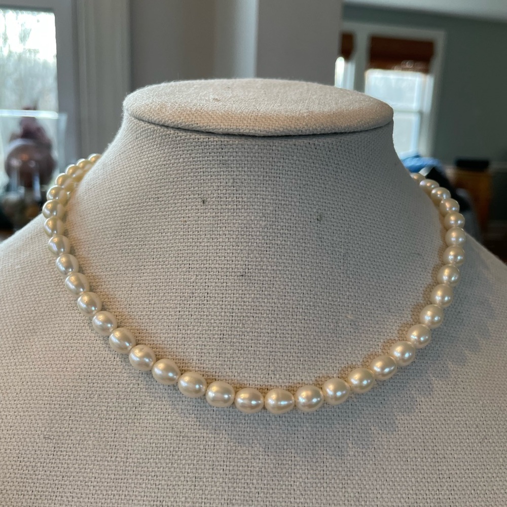 Glass pearl necklace